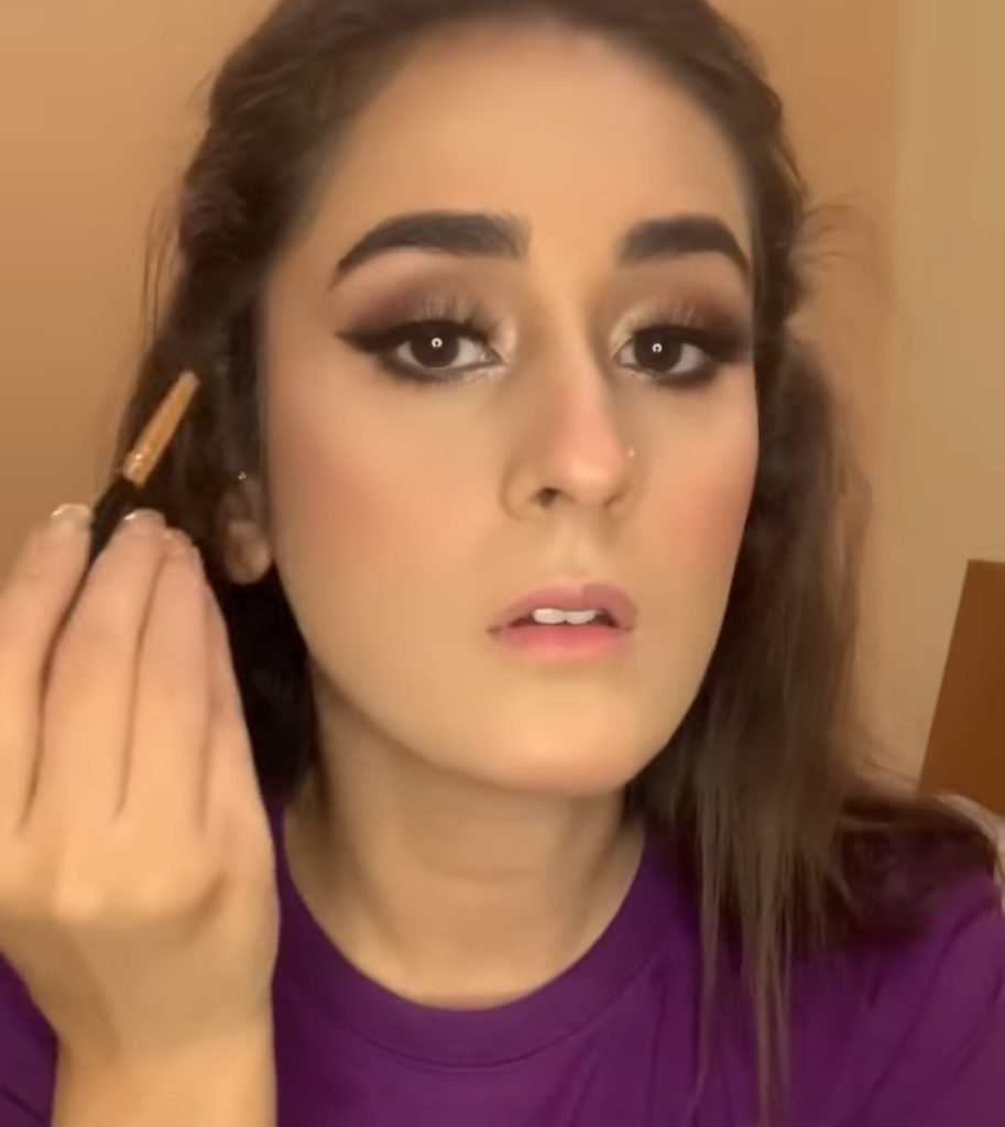 Wafa Be Mol Actress Shehzeen Rahat Shimmery Make Up Look