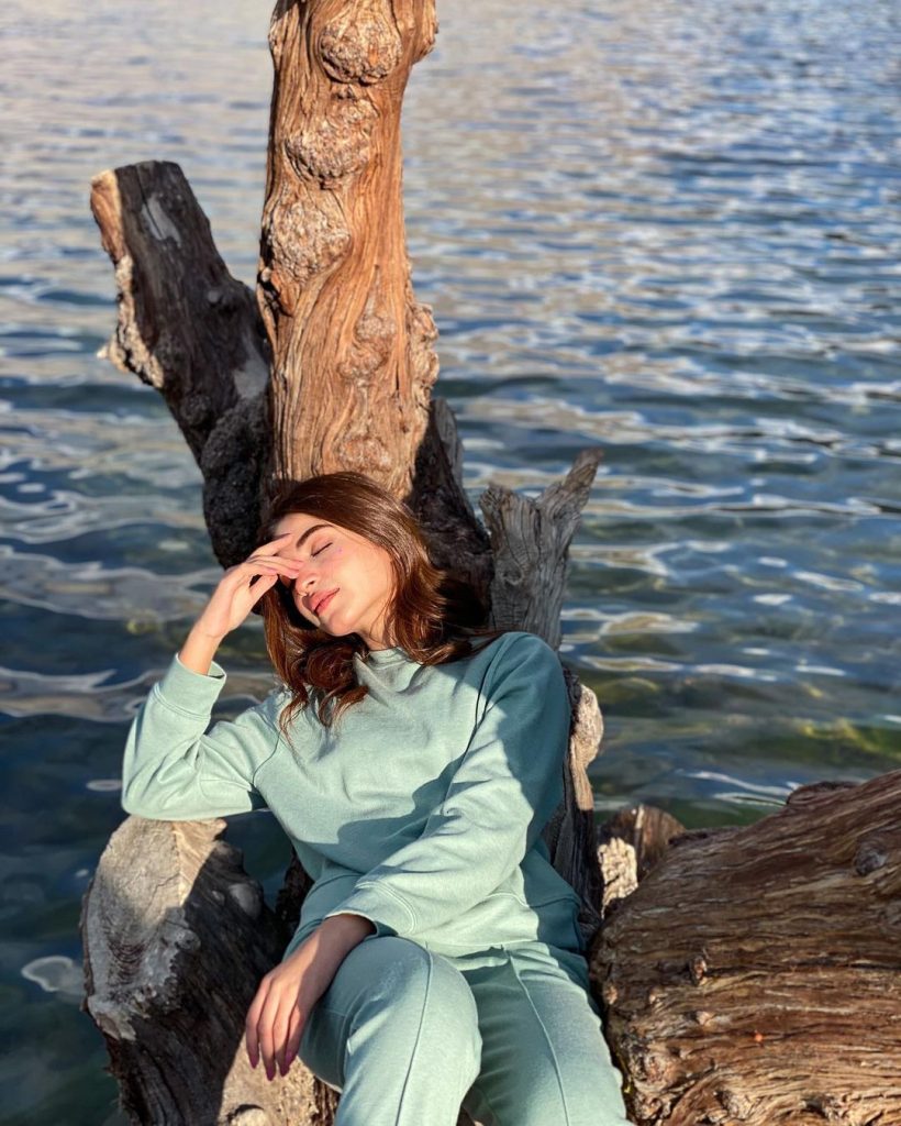 Kinza Hashmi Enjoys Nature In Skardu - Bewitching Pictures