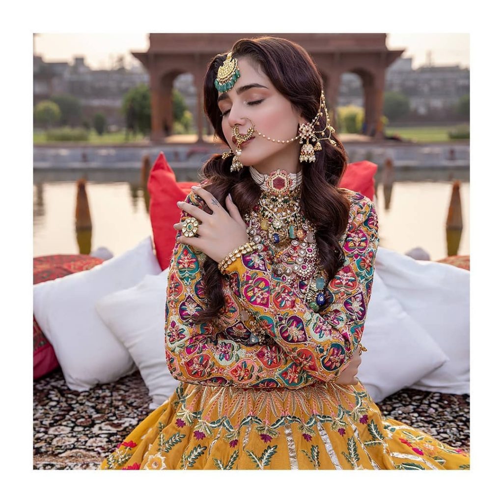 Mina Kashif | Loona Lawn 25 | Topaz main image 0