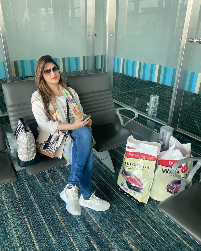 Sahiba And Rambo Exploring Dubai - Beautiful Pictures