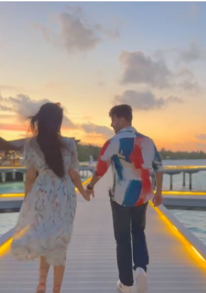 Shahveer Jafry And Ayesha In Maldives For Honeymoon