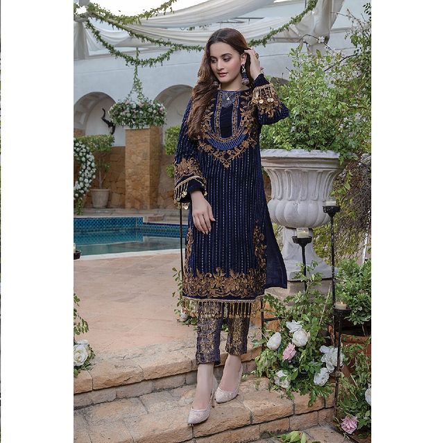 Aiman Khan Looks Ethreal In Winter Velvet Collection By Azure