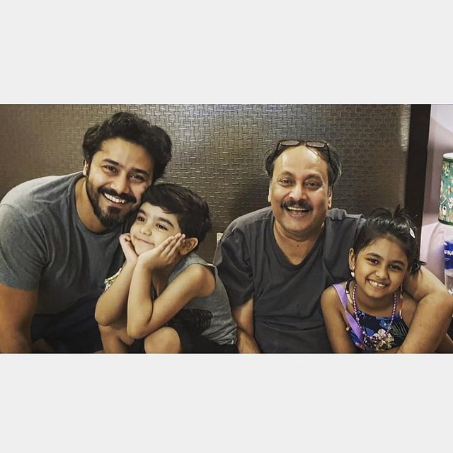 Actor Ali Abbas With His Family- Beautiful Pictures