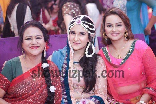 Actress Juvaria Abbasi And Anoushey Abbasi's Mother Passed Away