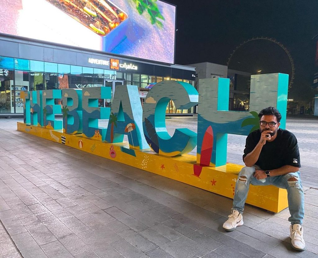 Iqra Aziz & Yasir Hussain Treat Fans With All New Photos From Dubai