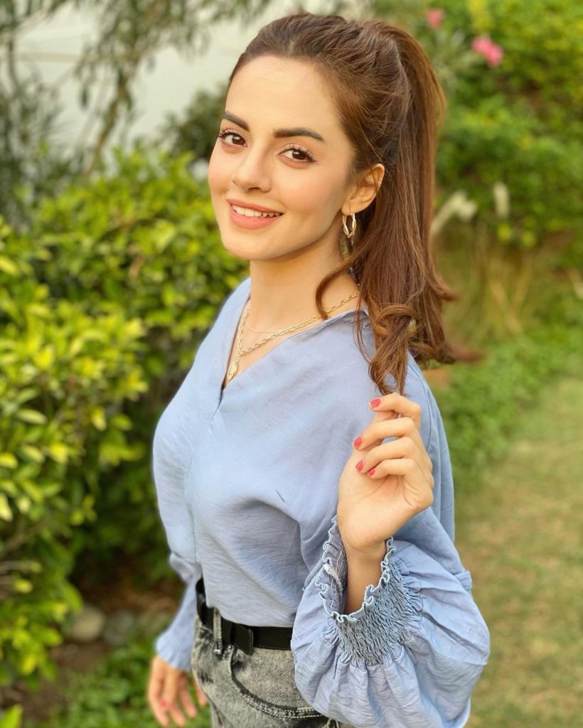 Wafa be Mol Fame Star Komal Meer - Adorable Latest Pictures