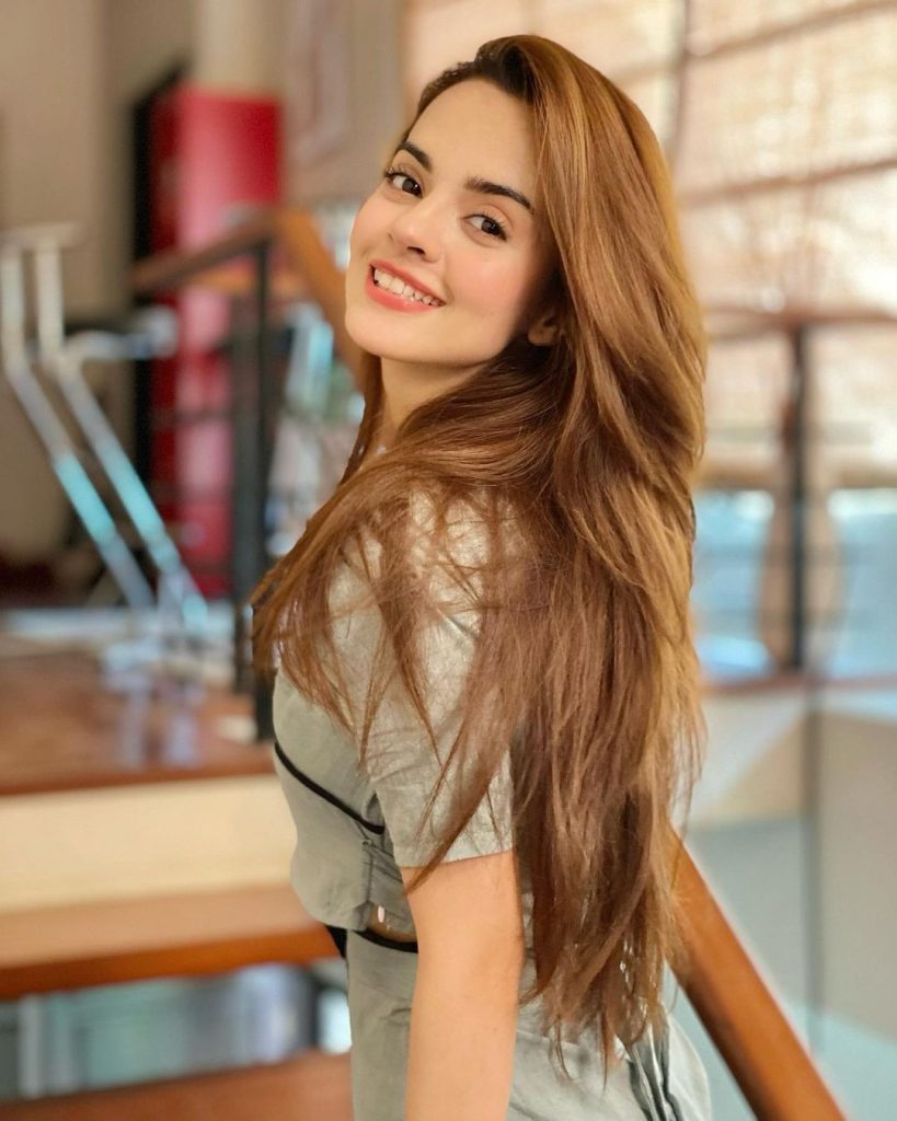 Wafa be Mol Fame Star Komal Meer - Adorable Latest Pictures