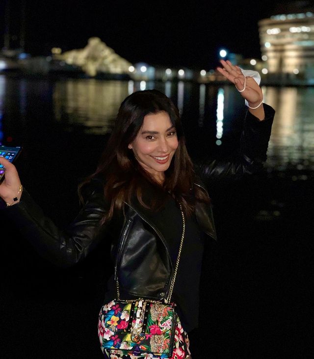 Maira Khan Vacationing In France- Beautiful Pictures