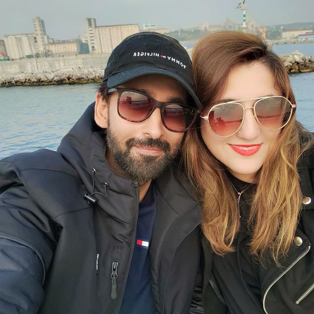 Sami Khan Vacationing With Family In Turkey