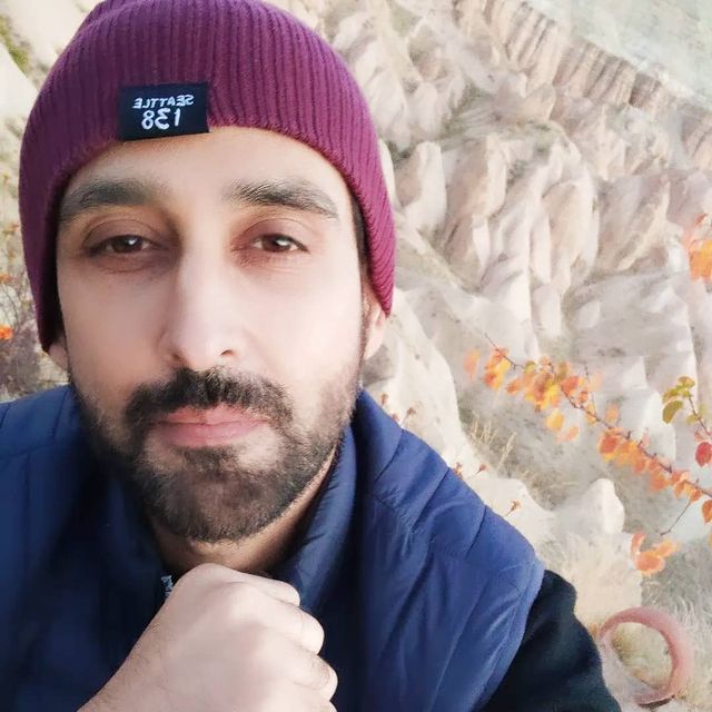 Sami Khan Vacationing With Family In Turkey