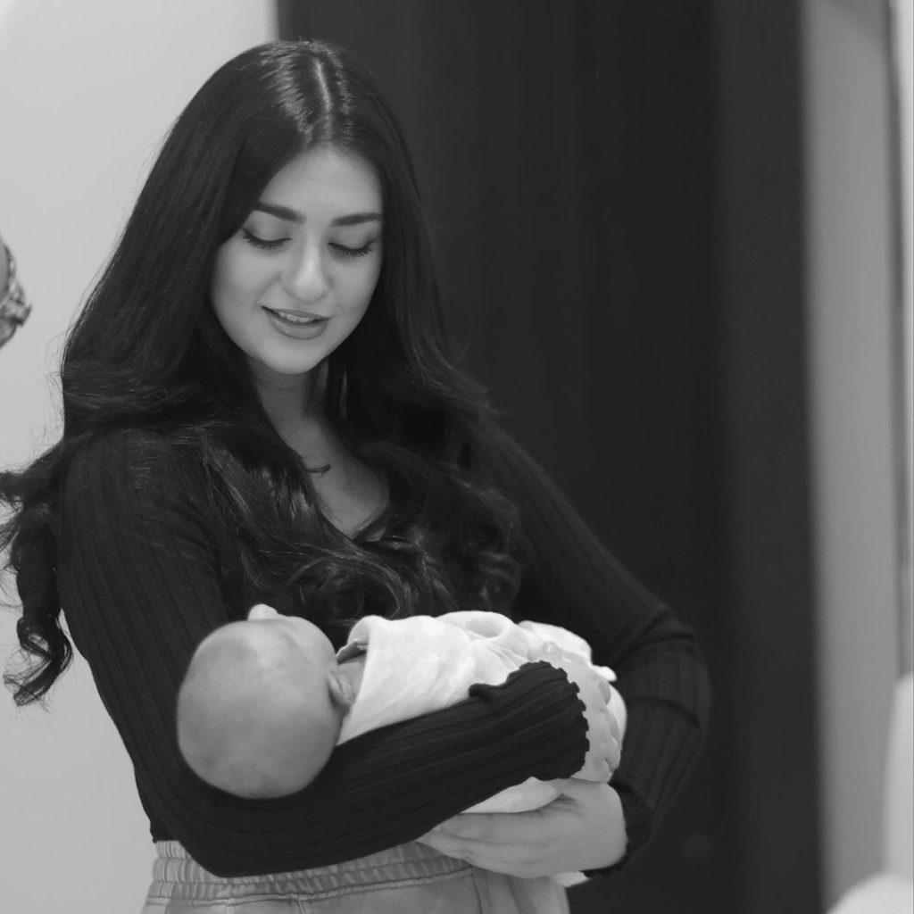 Adorable Pictures And Videos Of Sarah Khan With Her Daughter