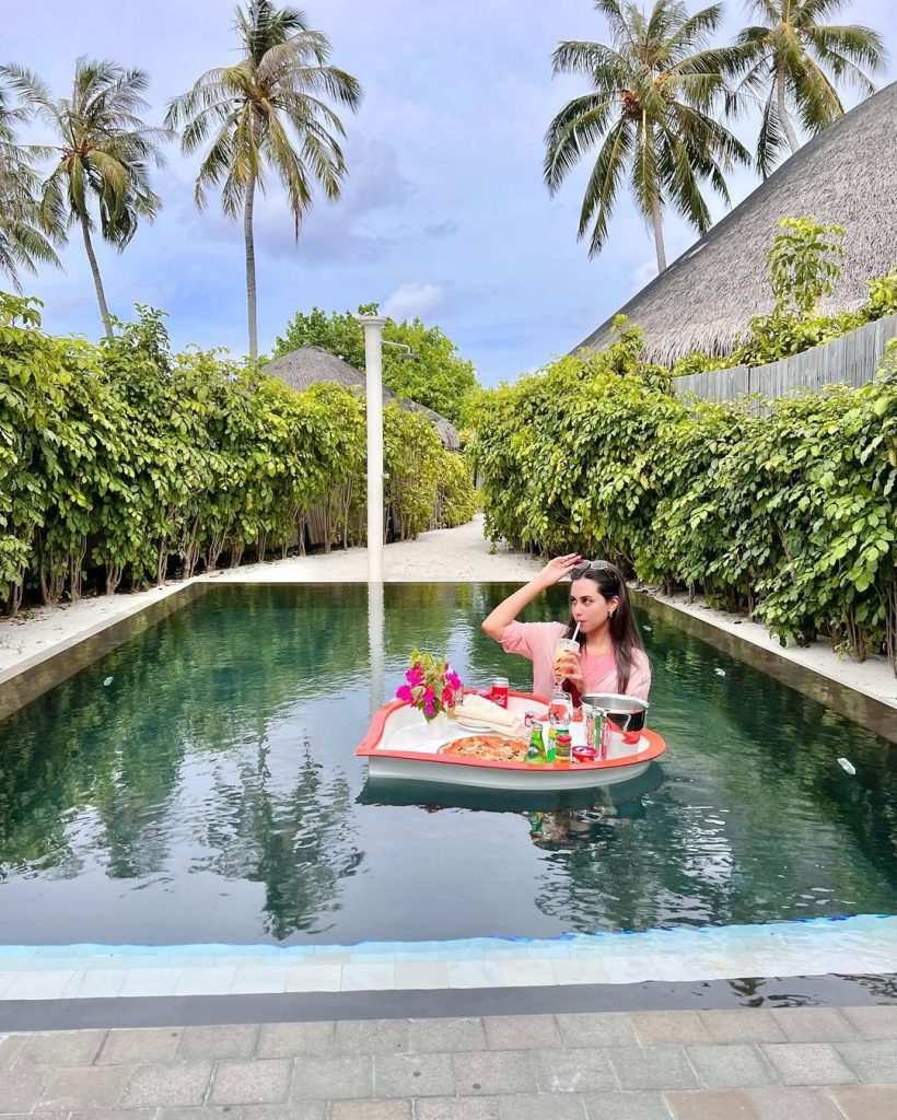 Adorable Honeymoon Clicks Of Shahveer Jafry And Ayesha Baig From Maldives