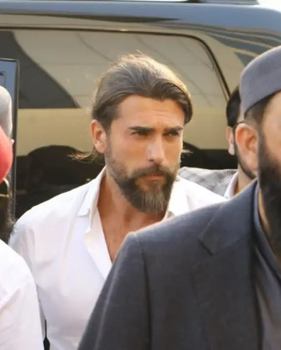 Cengiz Coskun AKA Turgut Alp Is Overwhelmed By The Love of Pakistanis