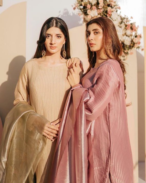 Mawra And Urwa Hocane Pose For Their Cloting Brand U X M Reviewit Pk