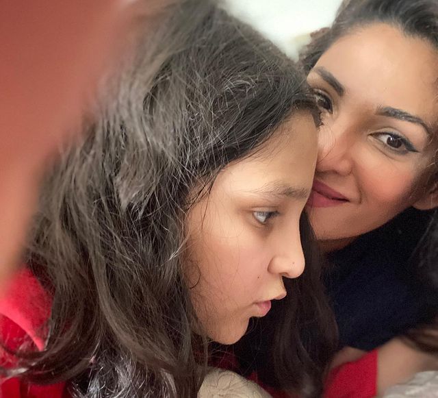 Zhalay Sarhadi Shared Adorable Pictures On Her Daughter's Birthday