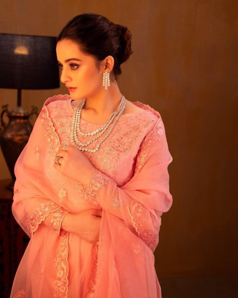 Aiman Khan And Minal Khan Shoot For Aiman Minal Closets Latest