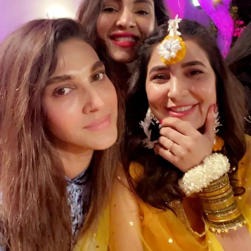 Beautiful Pictures From Areeba Habib's Mayun Event