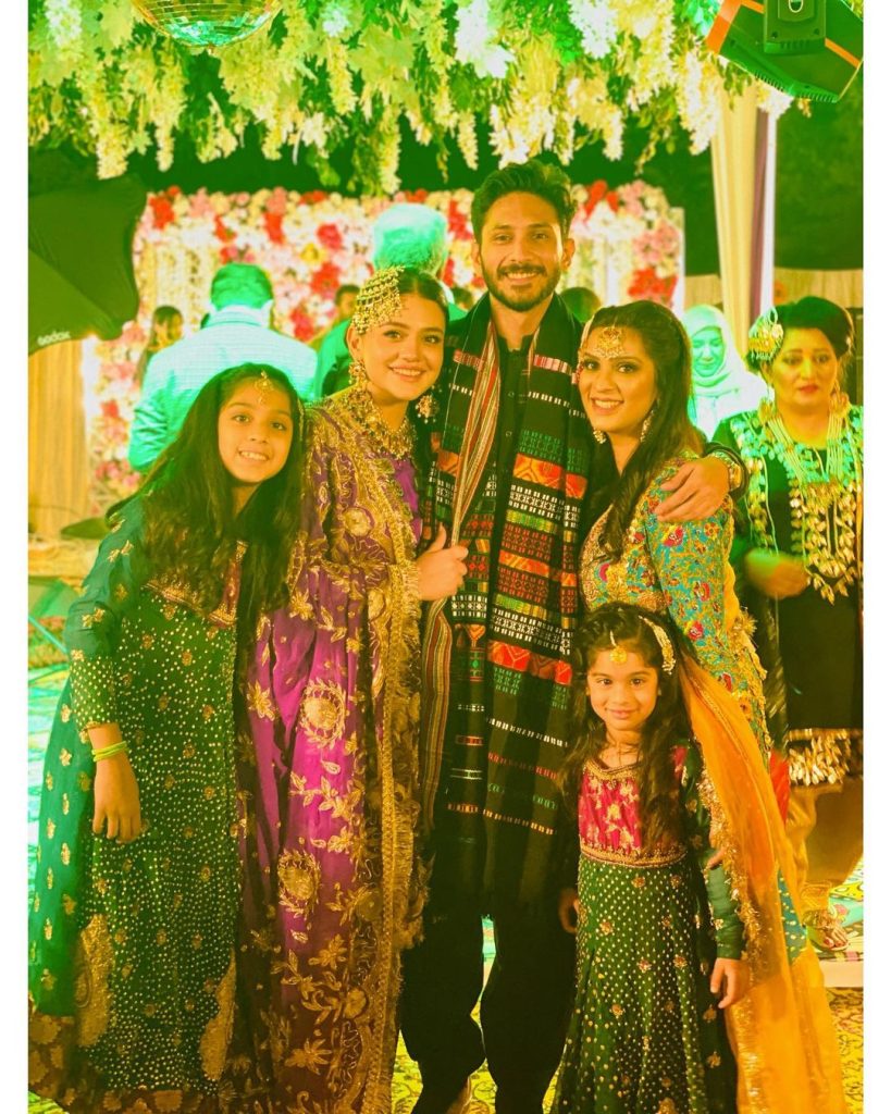 Zara Noor Abbas And Family At A Wedding Event