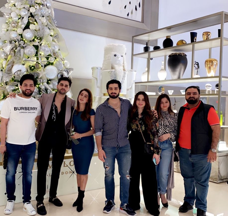 Aiman Khan Latest Pictures With Friends From Dubai