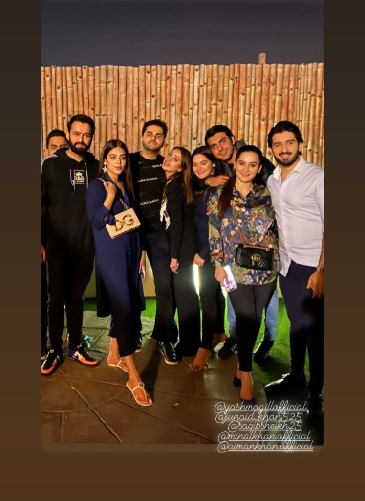 Aiman Khan And Minal Khan Having Some Quality Time With Friends