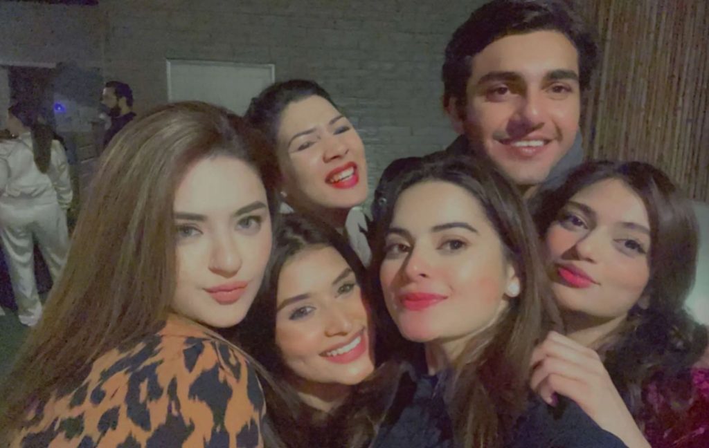 Aiman Khan And Minal Khan Having Some Quality Time With Friends