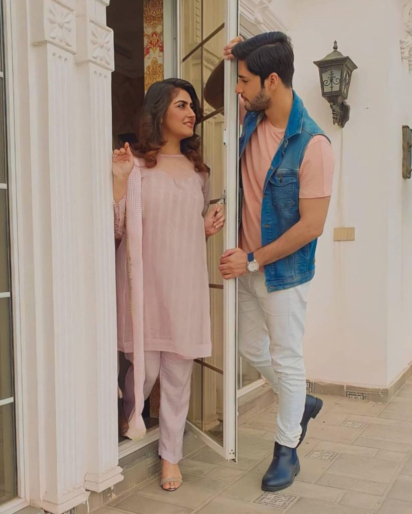 Delightful Clicks Of Hiba Bukhari And Arez Ahmed From the Set Of Inteha-e-Ishq