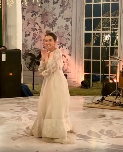 Actress Hira Khan's Perky Dance Performance At A Recent Wedding