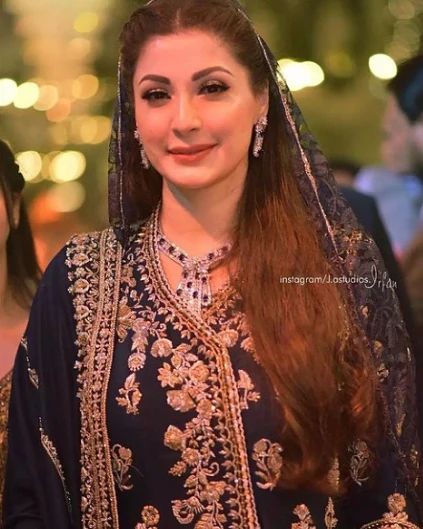 Details of Maryam Nawaz Outfit & Make up from Junaid Safdar's Walima