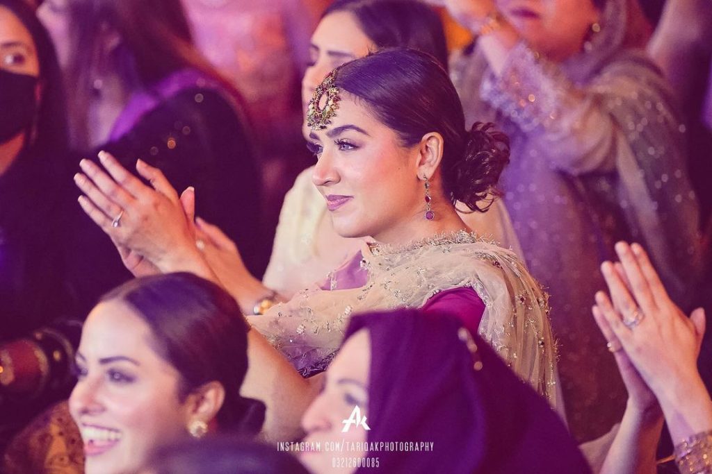 HD Clicks Of Pakistani Celebrities Spotted At A Star-Studded Qawwali Night