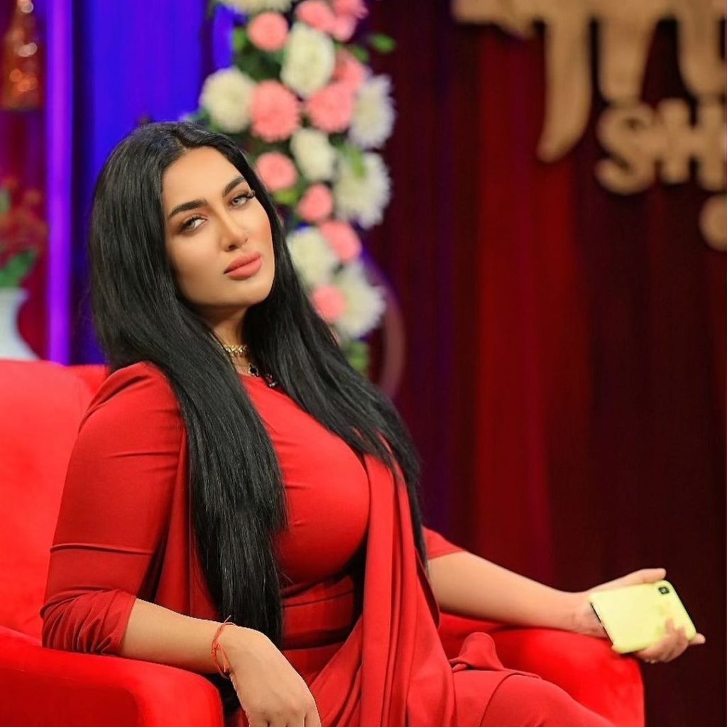 Mathira Shows Displeasure Over Faysal Quraishi's Recent Statement About Married Actresses