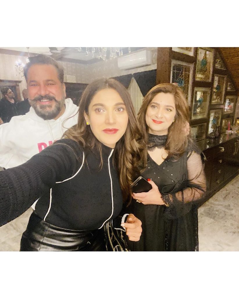 Sana Fakhar Clicks From Friends' Get-Together