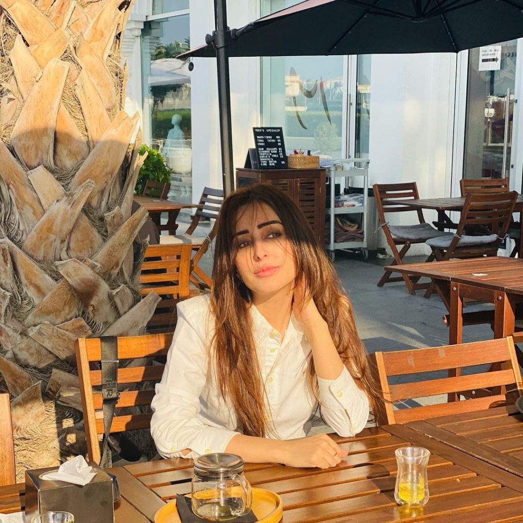 Sidra Niazi Vacationing In UAE And USA - Adorable Pictures