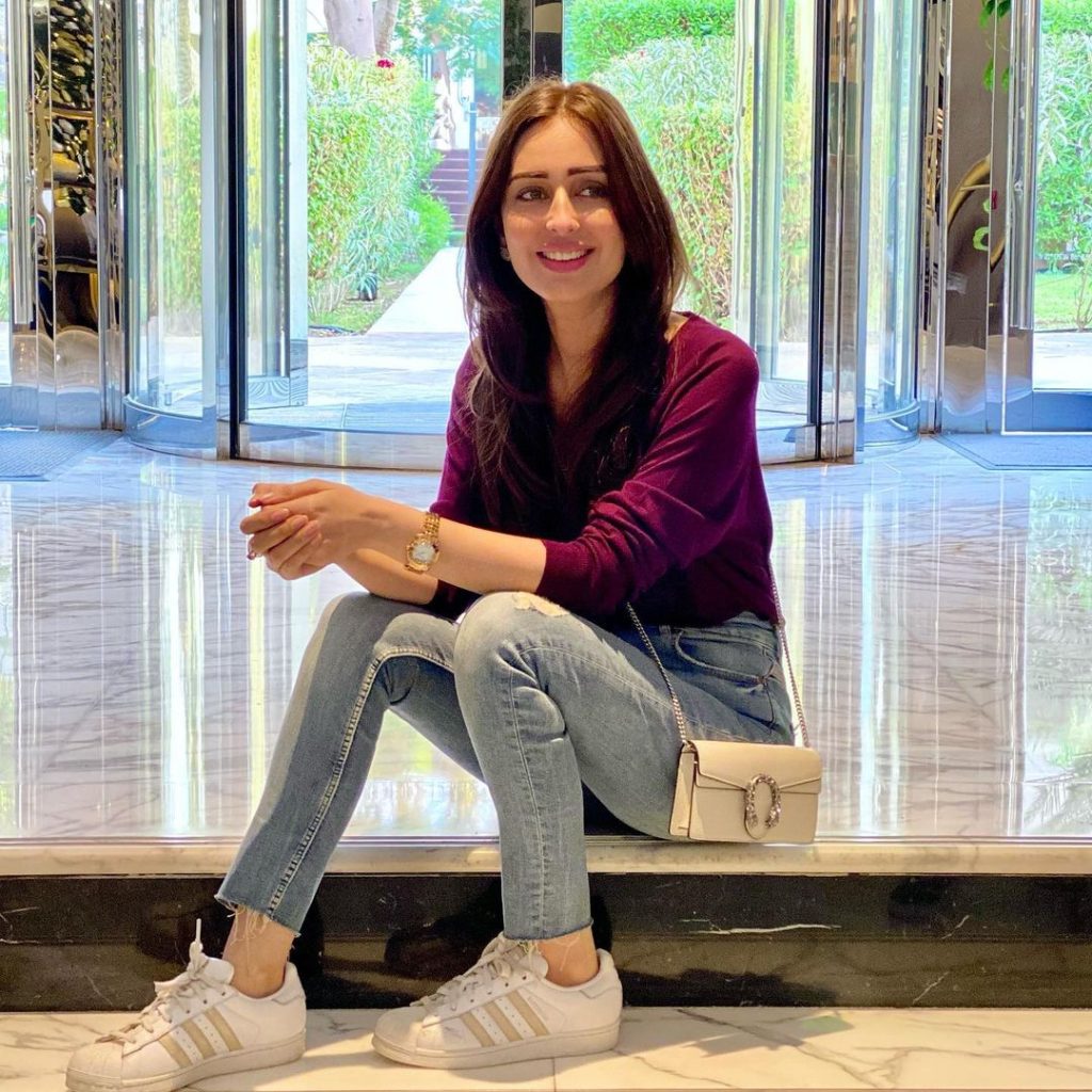 Sidra Niazi Vacationing In UAE And USA - Adorable Pictures