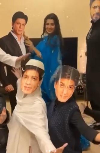 Public Reacts To SRK Themed Dholak In A Pakistani Wedding
