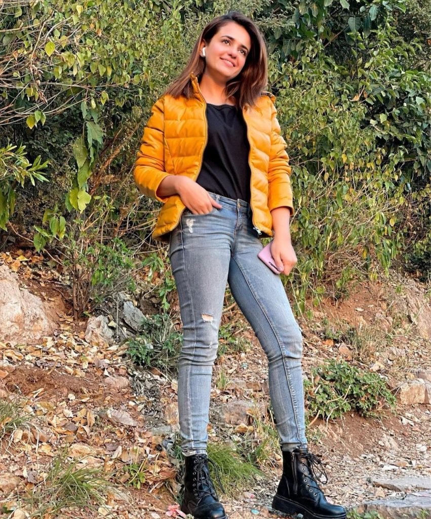 Adorable Clicks From Sumbul Iqbal's Recent Trip to Islamabad