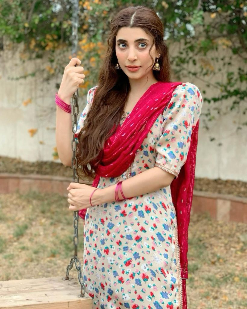 BTS Pictures Of Urwa Hocane From The Set Of Neeli Zinda Hai