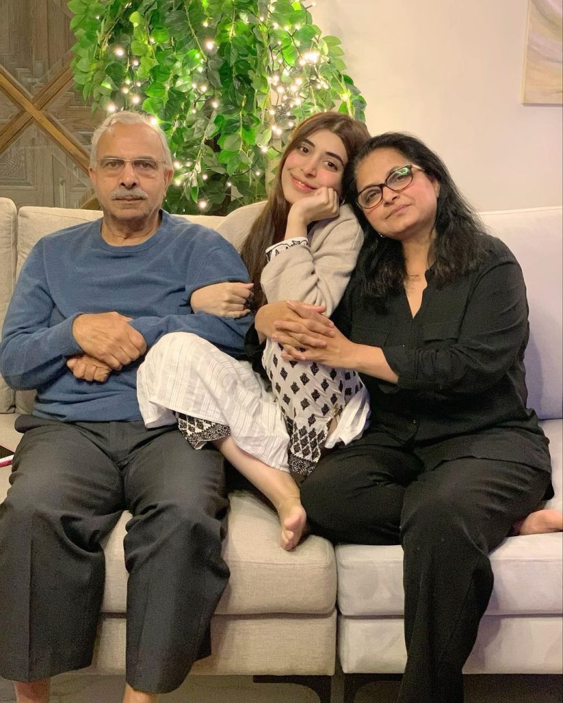 Urwa Hocane Beautiful Pictures With Her Parents