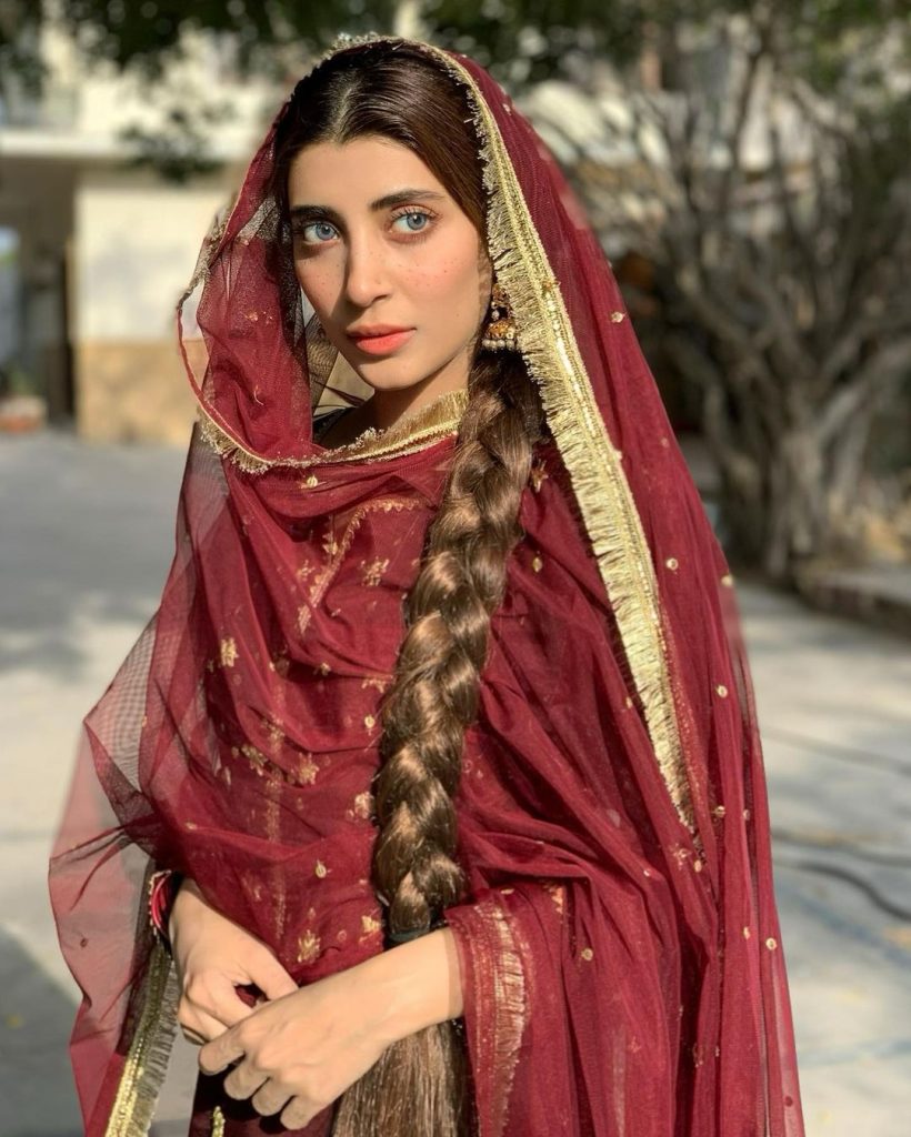 BTS Pictures Of Urwa Hocane From The Set Of Neeli Zinda Hai