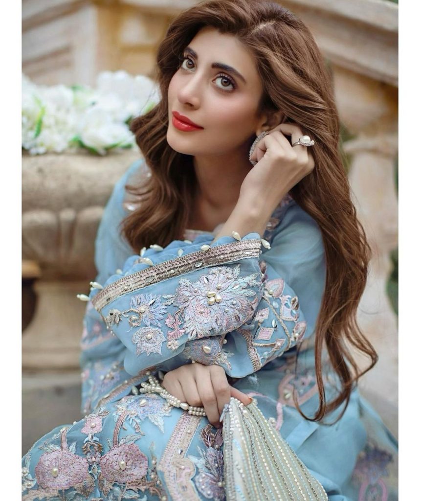 Urwa Hocane Beautiful Pictures With Her Parents