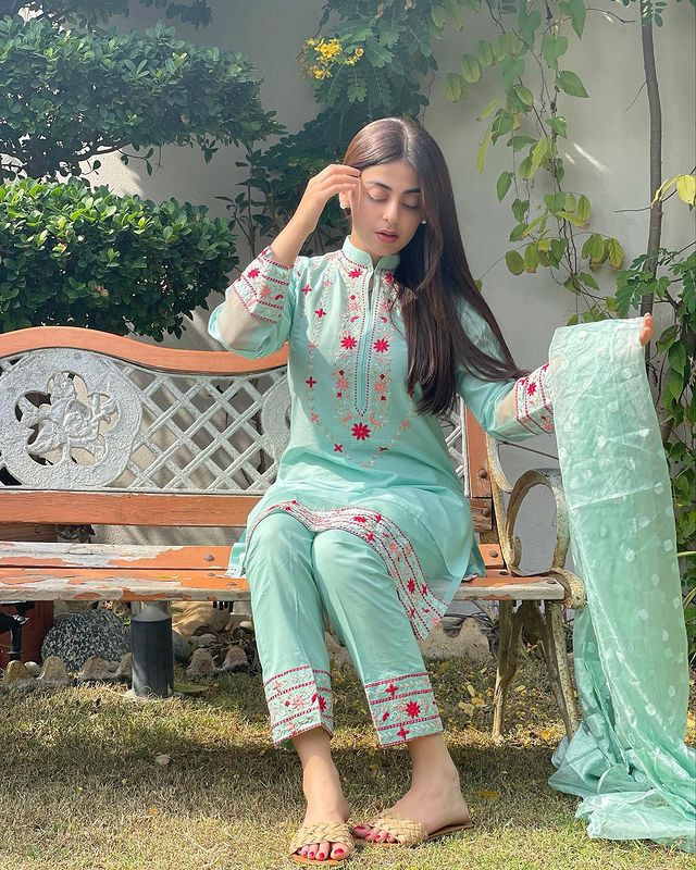 Yashma Gill Looks Super Adorable In Her Latest Pictures