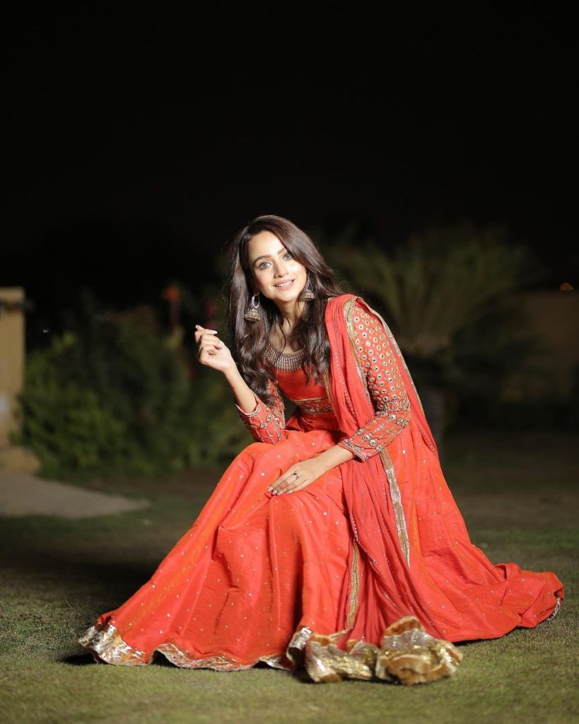 Latest Adorable Clicks Of Actress Zarnish Khan