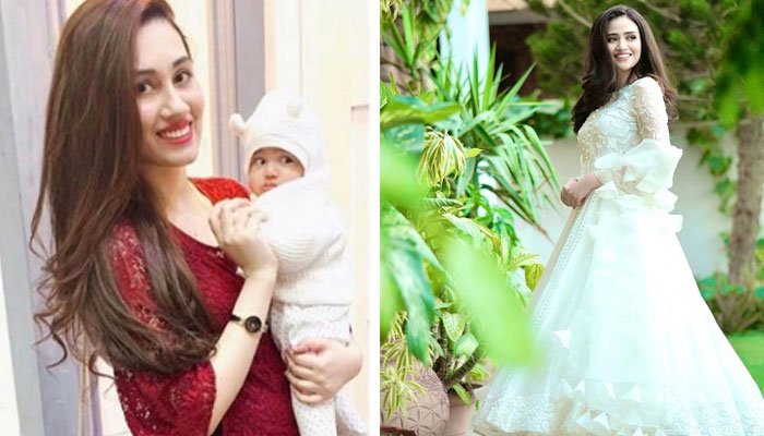 Sana Javed's Doppelganger Found on Social Media