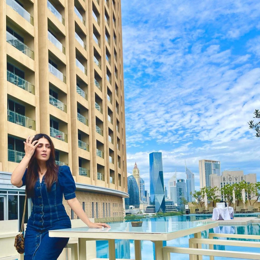 Ayeza Khan Vacationing In Dubai Along With Her Kids