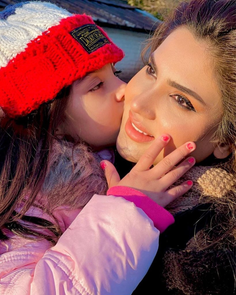Fiza Ali Shares Pictures With Daughter From Murree