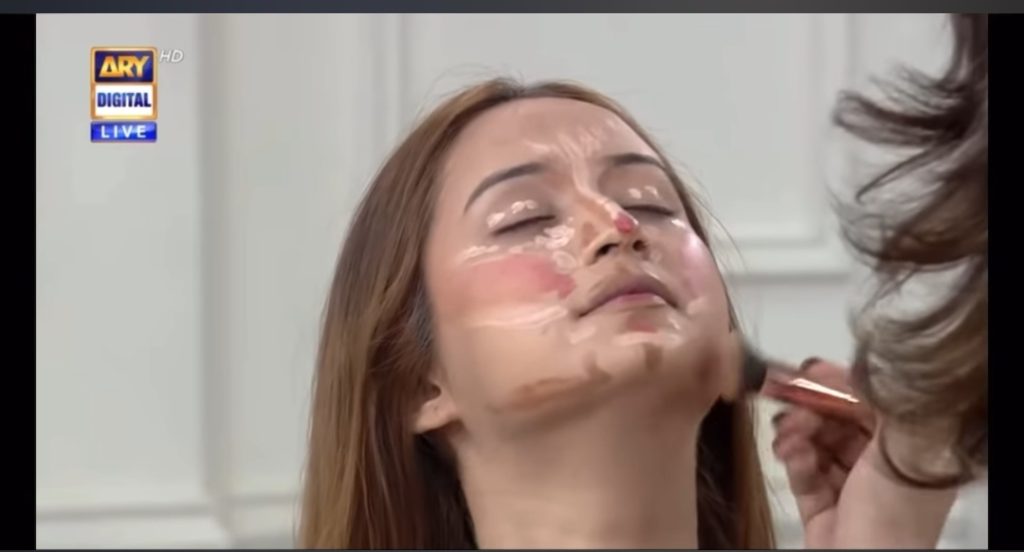 Fiza Ali's Trending Foundation/ Base Hack