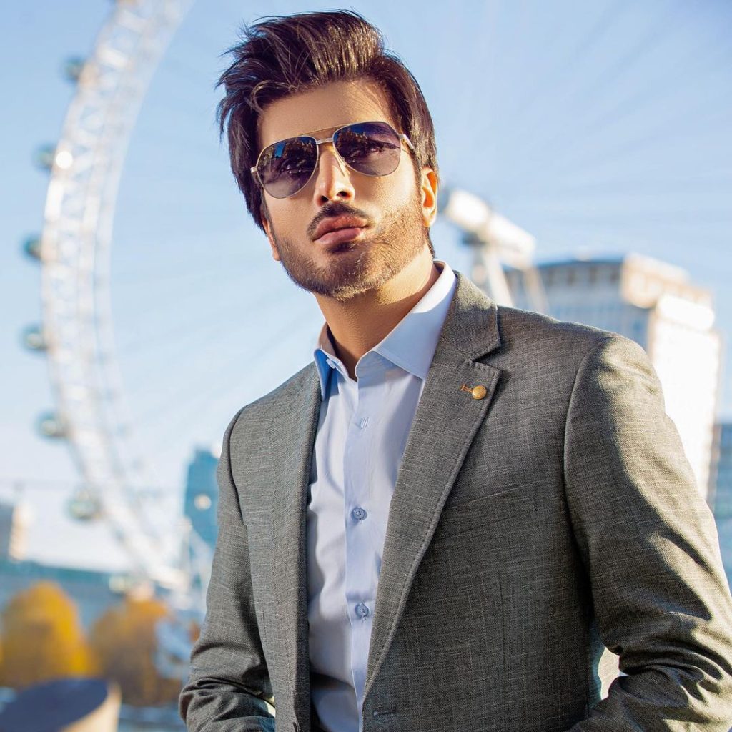 Hilarious Comments on Imran Abbas Showing Off His Glowy Legs