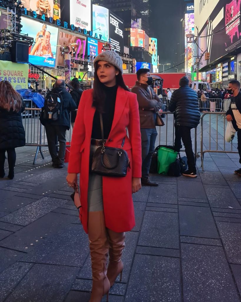 Recent Dazzling Pictures Of Nida Yasir From USA