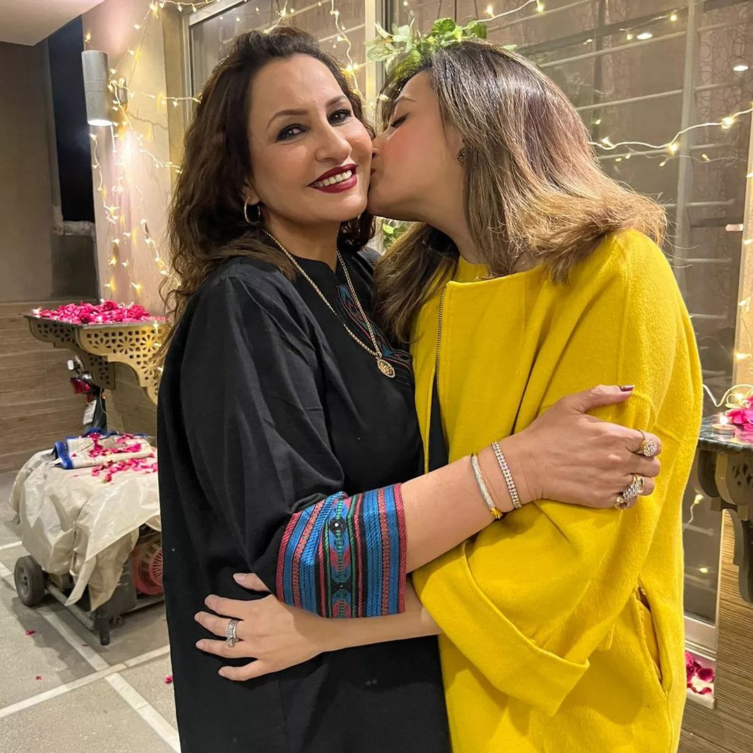 Saba Faiz Actress Saba Faisal's Birthday Celebration | Reviewit.pk
