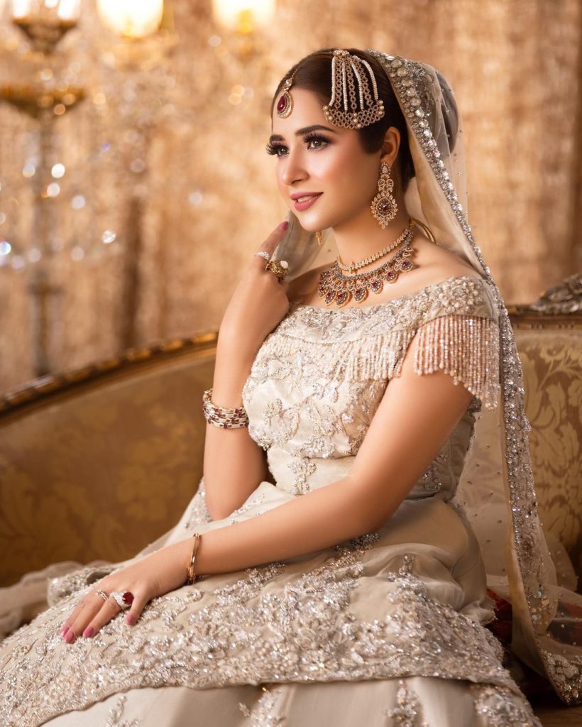Sabeena Farooq Stuns In Her Latest Bridal Shoot
