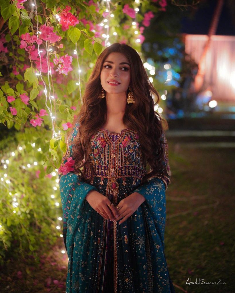 Beautiful Pictures Of Kinza Hashmi From Saboor's Wedding | Reviewit.pk